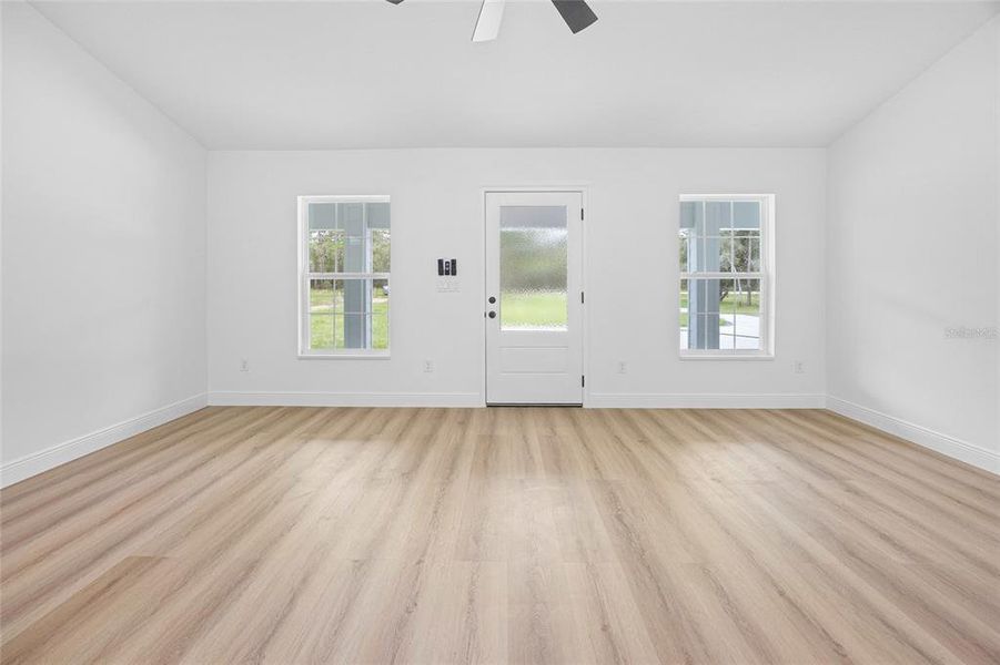 Spacious, unfurnished interior of a new home in , Dunnellon (Image 25).