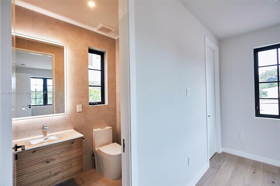 Furnished interior view inside a new home in , Coral Gables (Image 31).