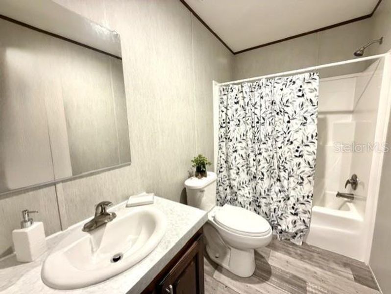 Furnished interior view inside a new home in , Chiefland (Image 14).