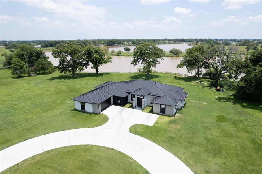 BIRD VIEW CIRCLE DRIVEWAY