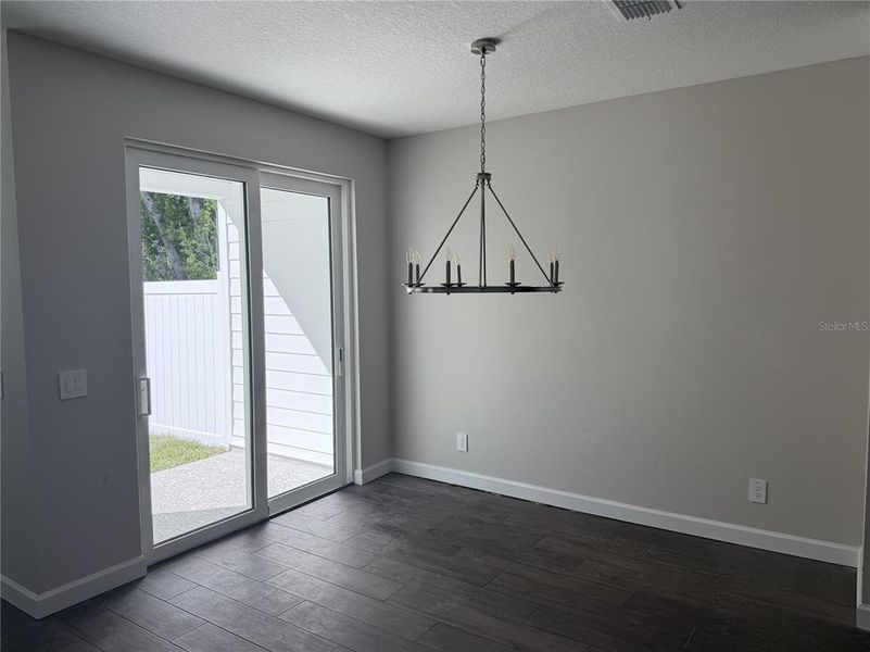Spacious, unfurnished interior of a new home in , Tampa (Image 8).
