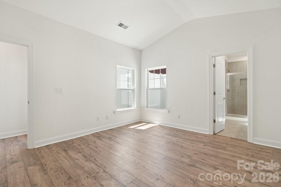 Spacious, unfurnished interior of a new home in , Asheville (Image 24).