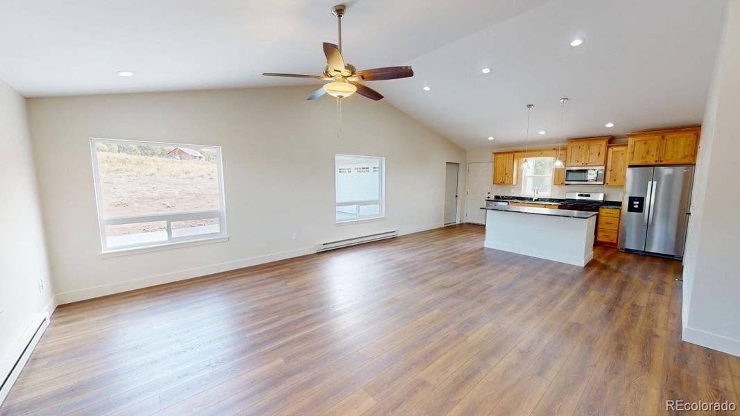 Spacious, unfurnished interior of a new home in , Crestone (Image 10).