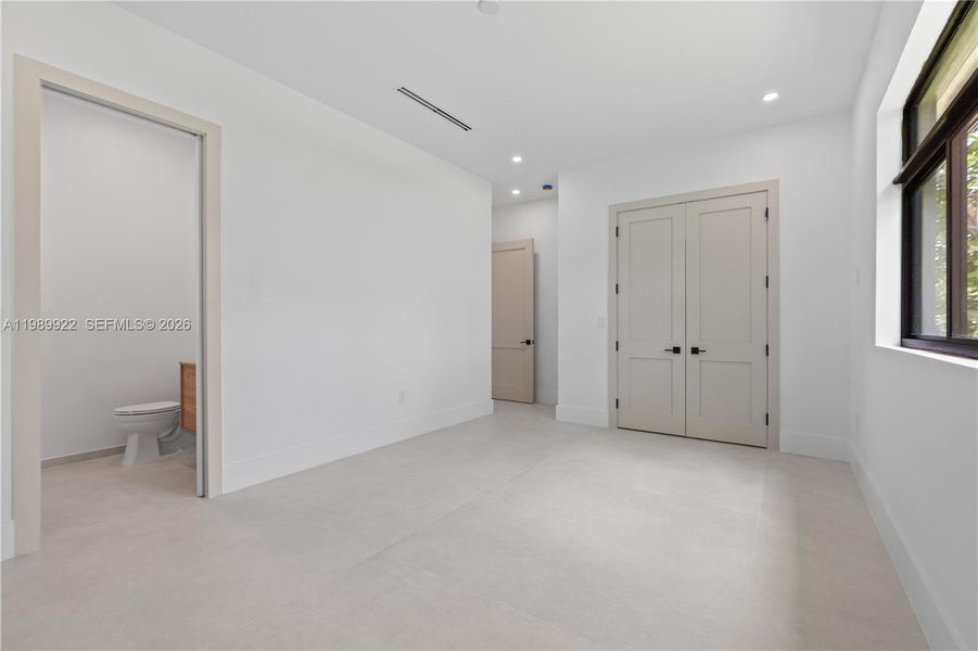 Spacious, unfurnished interior of a new home in , South Miami (Image 30).