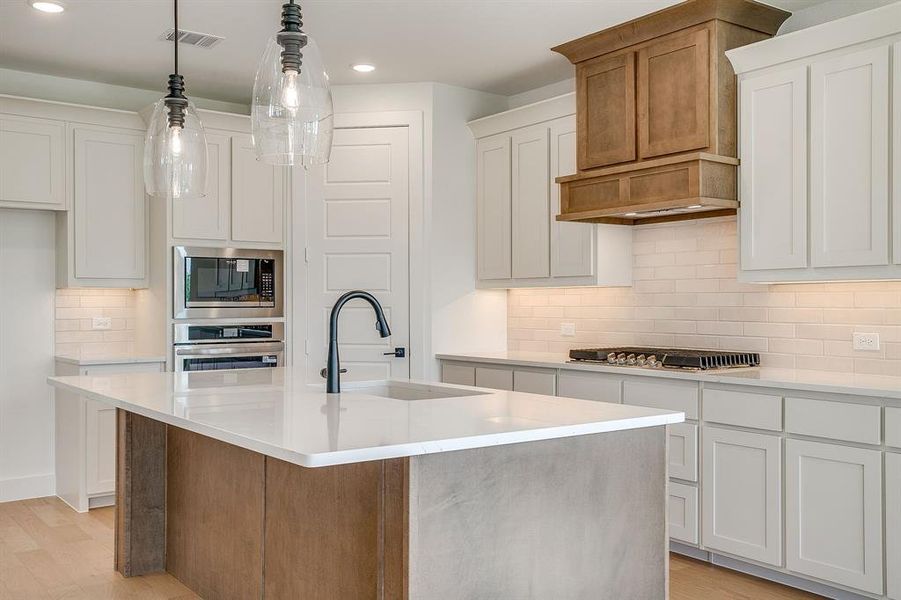 Close-up of interior finishes inside a home in Pecan Grove, Burleson (Image 18).
