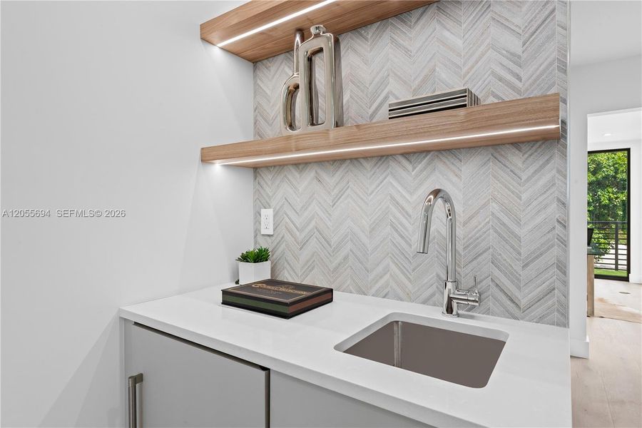 Close-up of interior finishes inside a home in , Fort Lauderdale (Image 22).