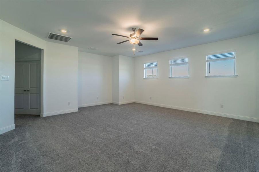 Spacious, unfurnished interior of a new home in The Ridge at Northlake, Northlake (Image 21).