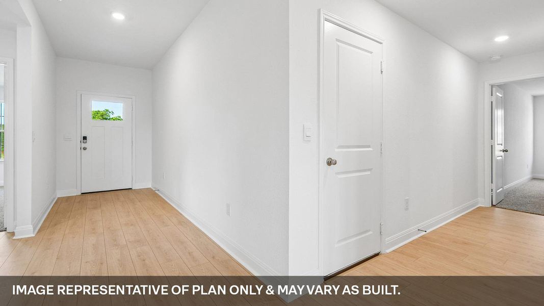 Spacious, unfurnished interior of a new home in Riverview, Georgetown (Image 12).