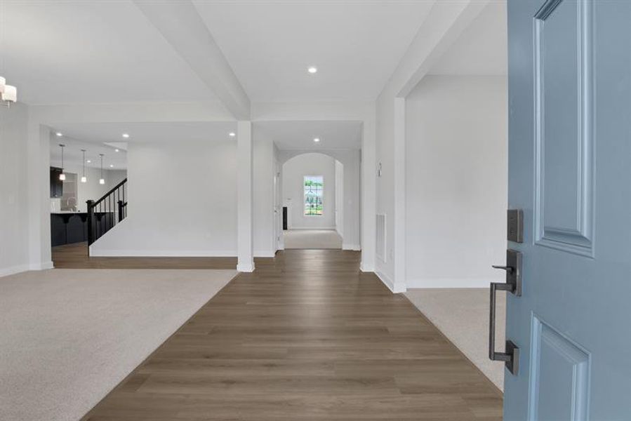 Spacious, unfurnished interior of a new home in Edinburgh, Locust Grove (Image 21).