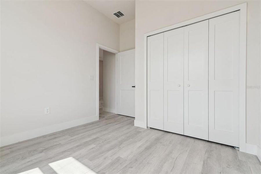 Spacious, unfurnished interior of a new home in , Belleview (Image 27).