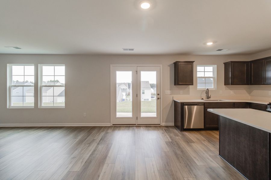 Spacious, unfurnished interior of a new home in Ellington, Elgin (Image 18).