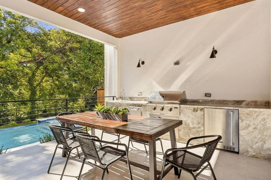 Exterior details and patio area of a home in , Dallas (Image 3).