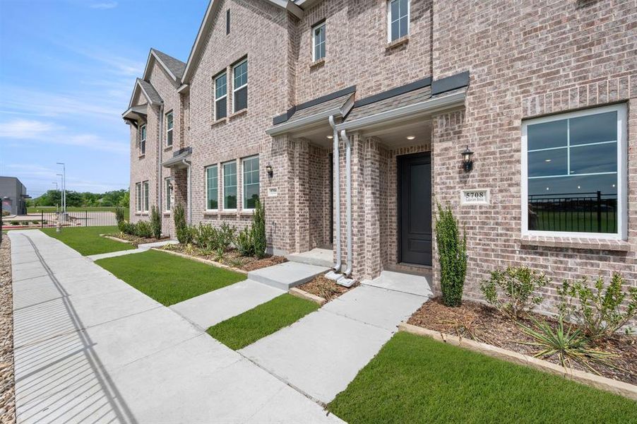 5704 Lakeview- Front-3