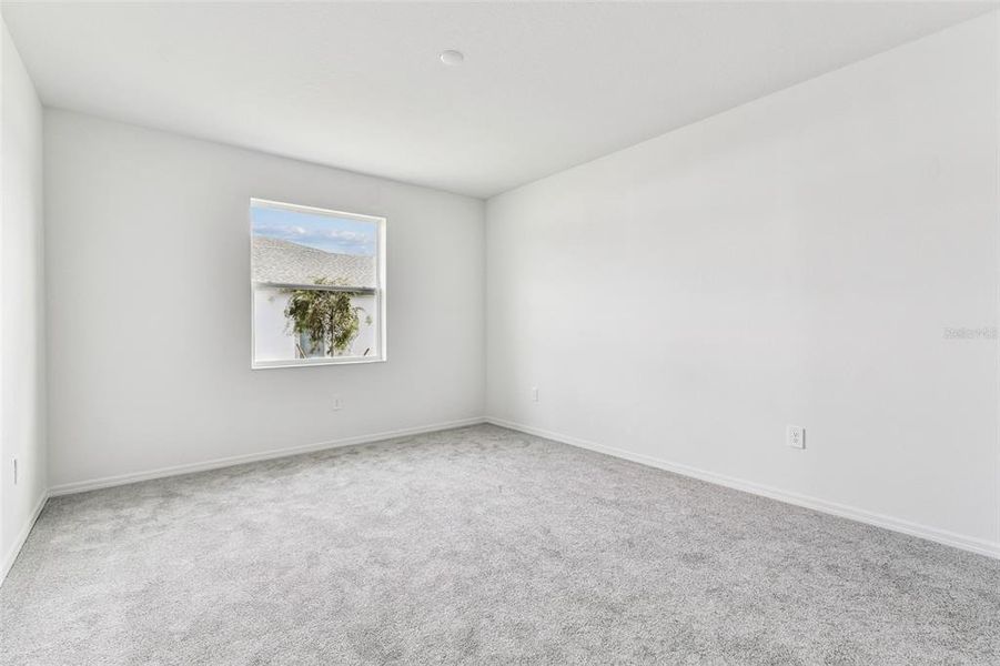 Spacious, unfurnished interior of a new home in Southpointe, Palmetto (Image 14).