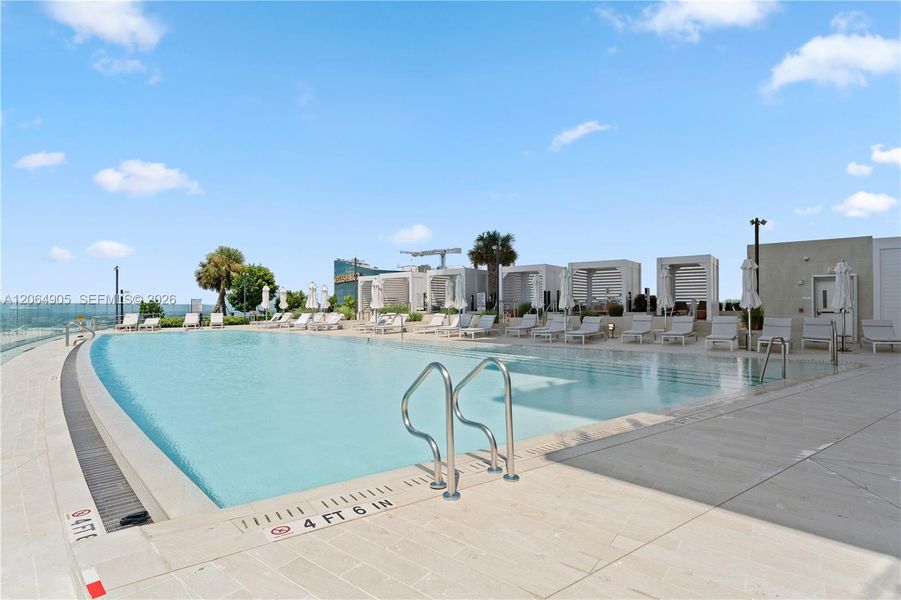 Community amenities in , Miami (Image 43).