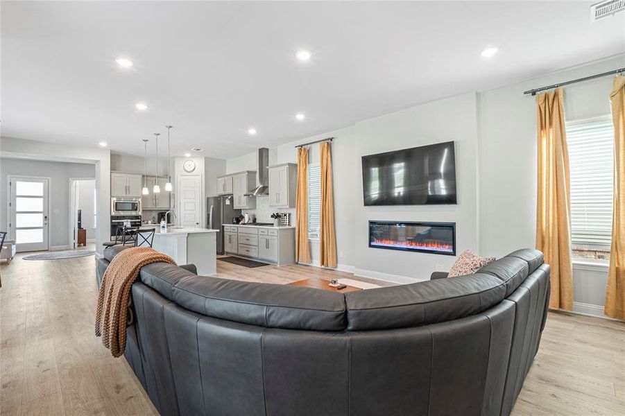 Furnished interior view inside a new home in Bayside, Rowlett (Image 32). Furnished interior view inside a new home in Bayside, Rowlett (Image 32).