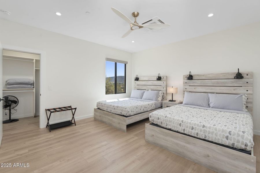 Casita Bedroom with Closet Casita Bedroom with Closet