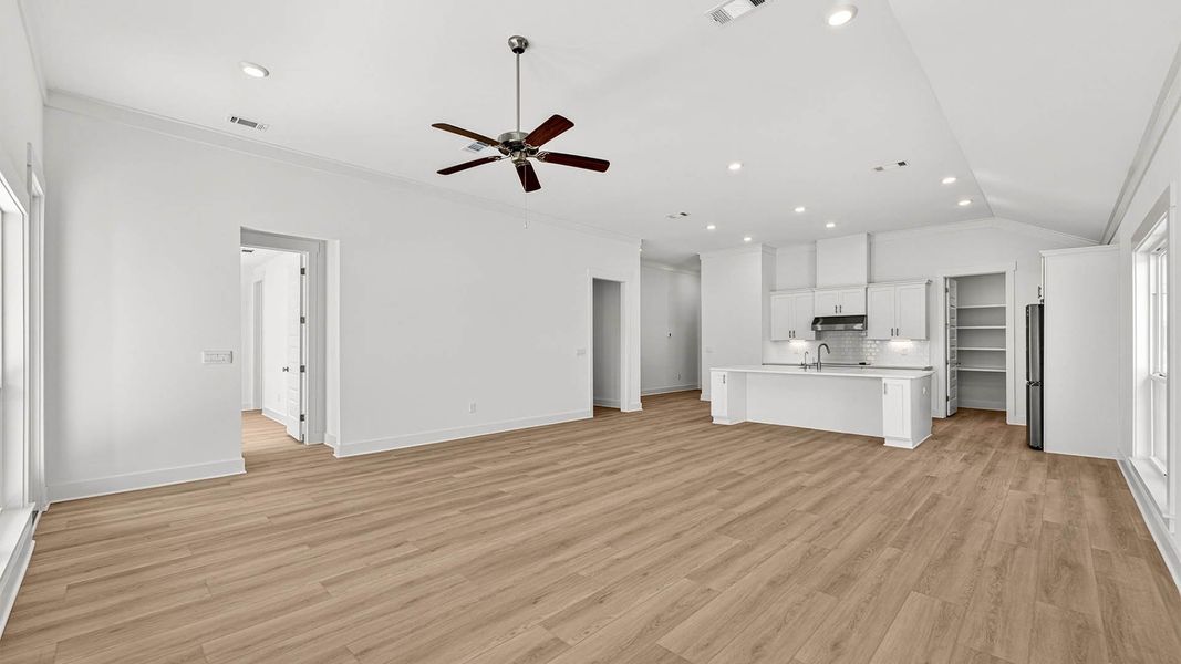 Spacious, unfurnished interior of a new home in WindMark Beach, Port Saint Joe (Image 18).