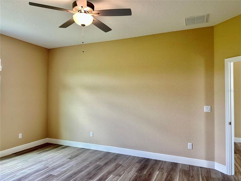 Spacious, unfurnished interior of a new home in , Weeki Wachee (Image 44).