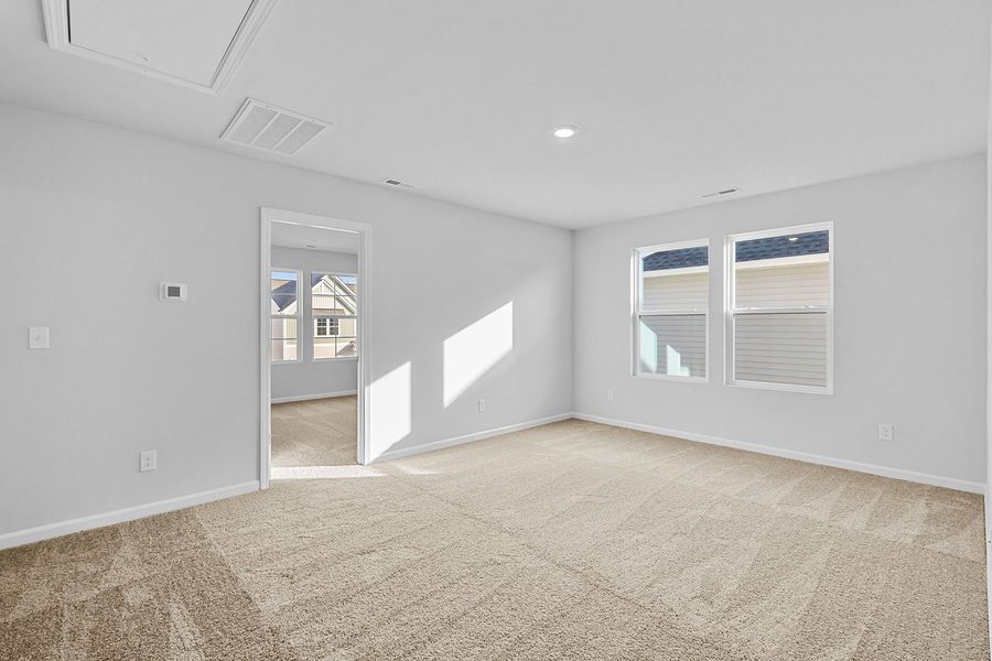 Spacious, unfurnished interior of a new home in Hanes Lake, Winston-Salem (Image 36).