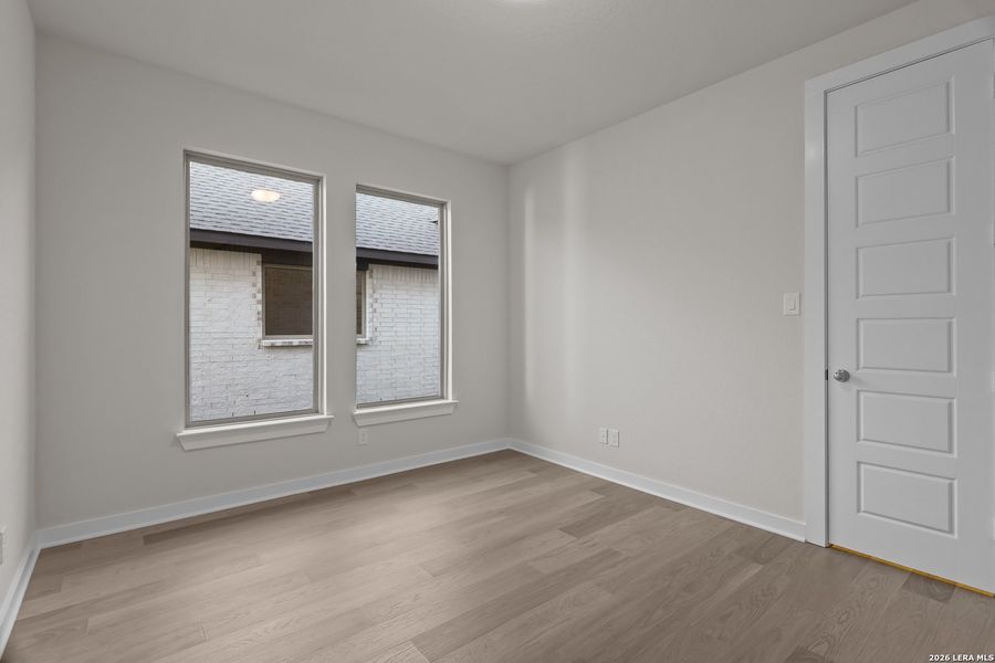Spacious, unfurnished interior of a new home in Nopal Valley, San Antonio (Image 20).
