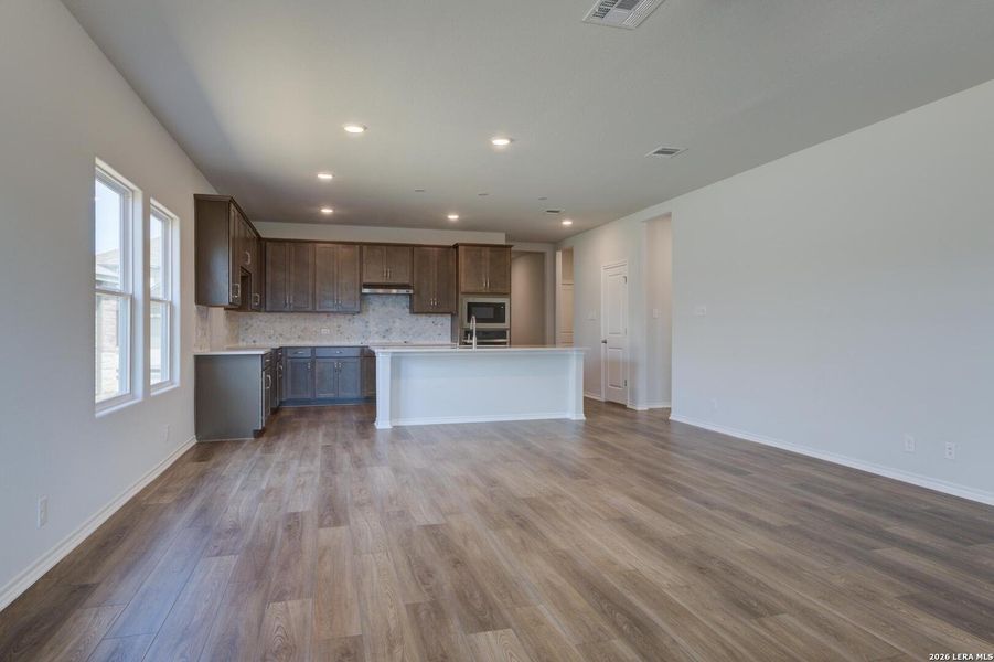 Spacious, unfurnished interior of a new home in Nopal Valley, San Antonio (Image 18). Spacious, unfurnished interior of a new home in Nopal Valley, San Antonio (Image 18).