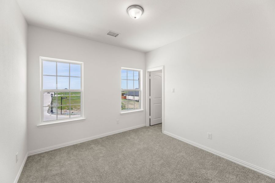 Representative unfurnished interior of a home built from the Kingston by UnionMain Homes in Elevon, Lavon (Image 21).