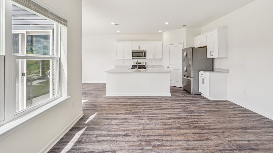Spacious, unfurnished interior of a new home in Fieldcrest Acres, Blountville (Image 15).