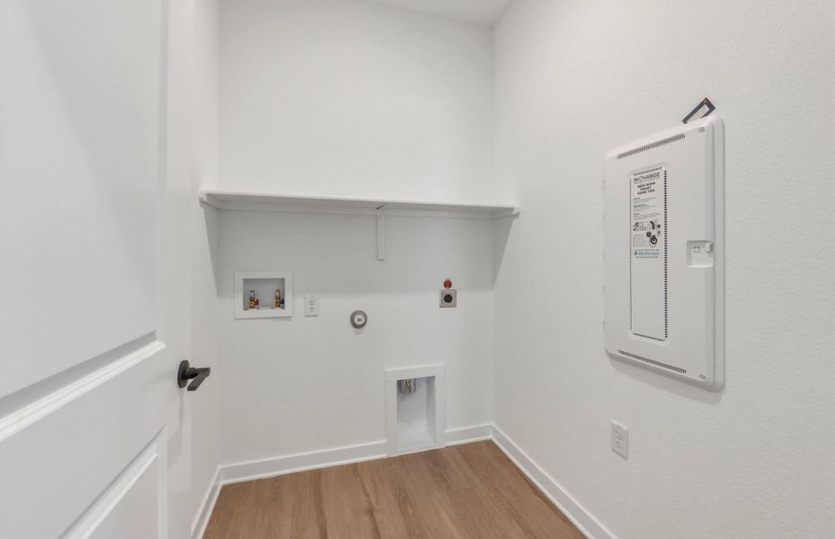 Spacious, unfurnished interior of a new home in Sun City Texas, Georgetown (Image 37).