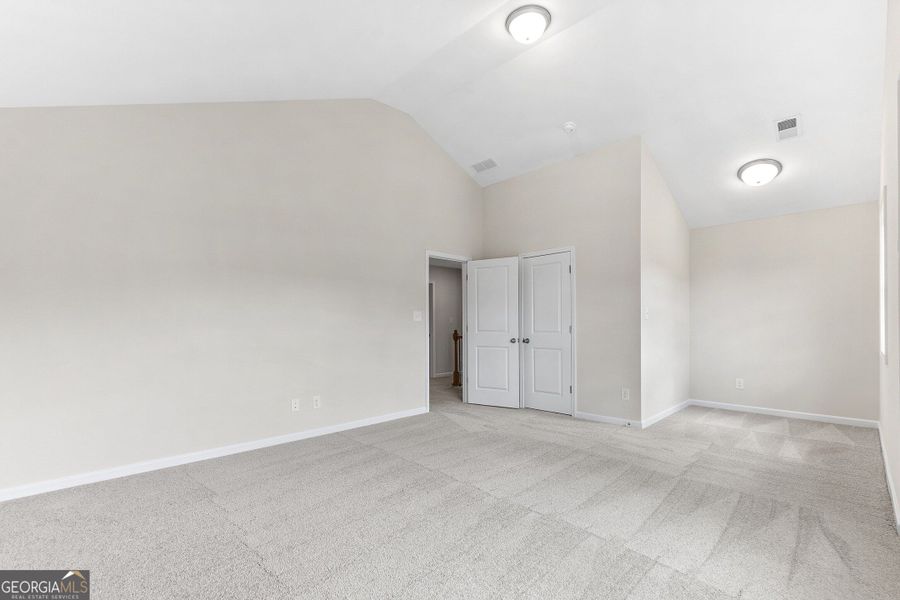 Spacious, unfurnished interior of a new home in Juliette Crossing, Forsyth (Image 85).
