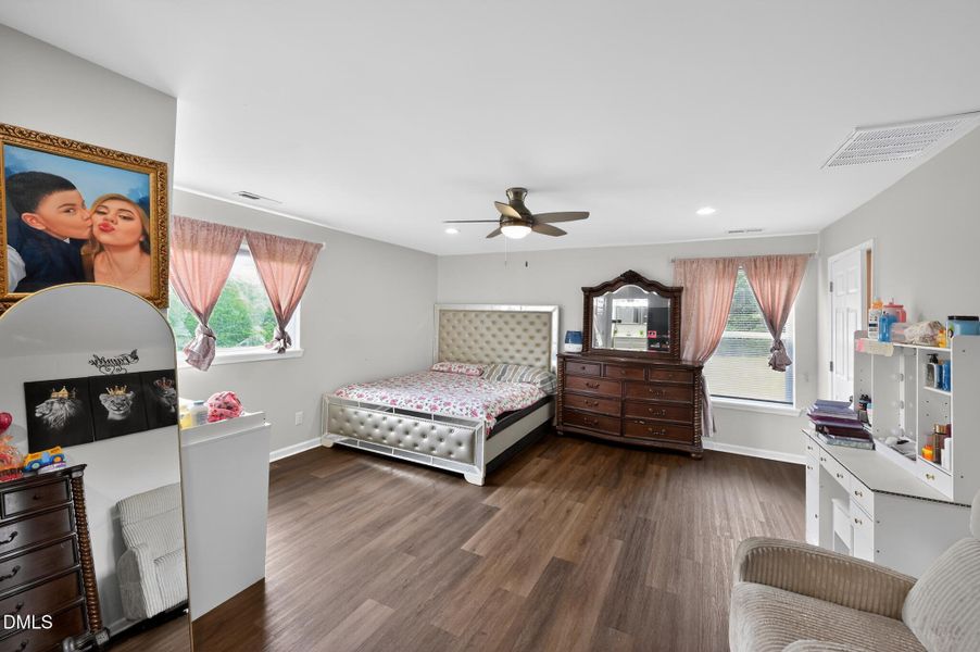 19_1696_James_Winston_Rd-Bedroom-7989