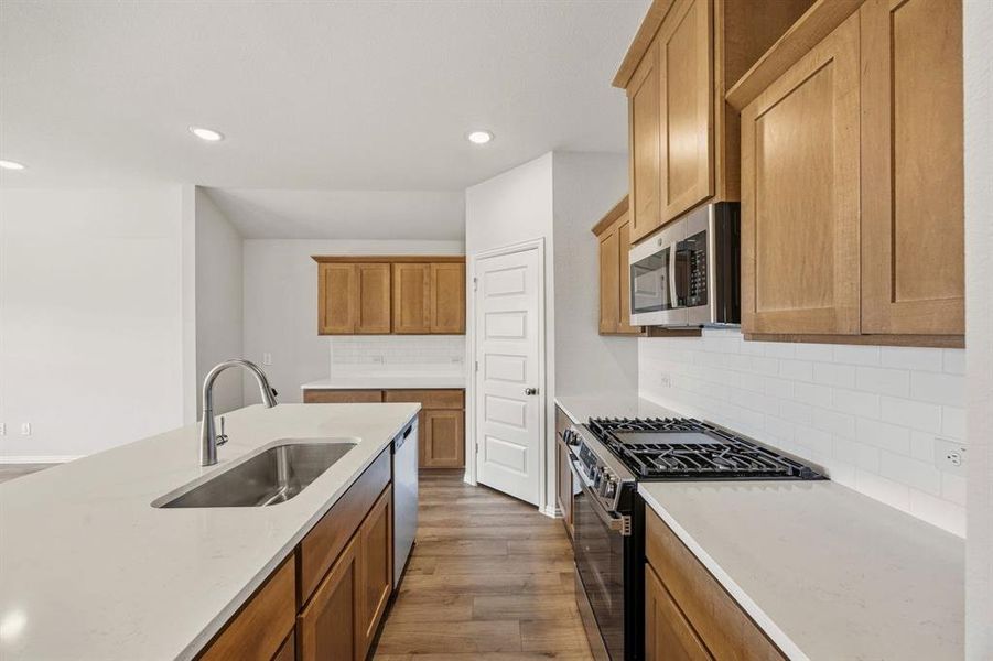 8-web-or-mls-547-frst-hvn-dr 8-web-or-mls-547-frst-hvn-dr