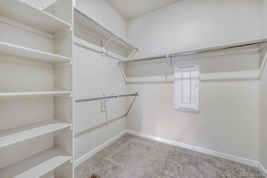 Spacious, unfurnished interior of a new home in Knolls, Westminster (Image 25).