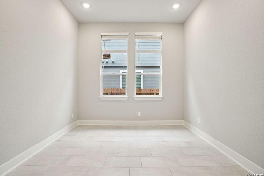 Spacious, unfurnished interior of a new home in Estancia Ranch - Classic Series, San Antonio (Image 37).