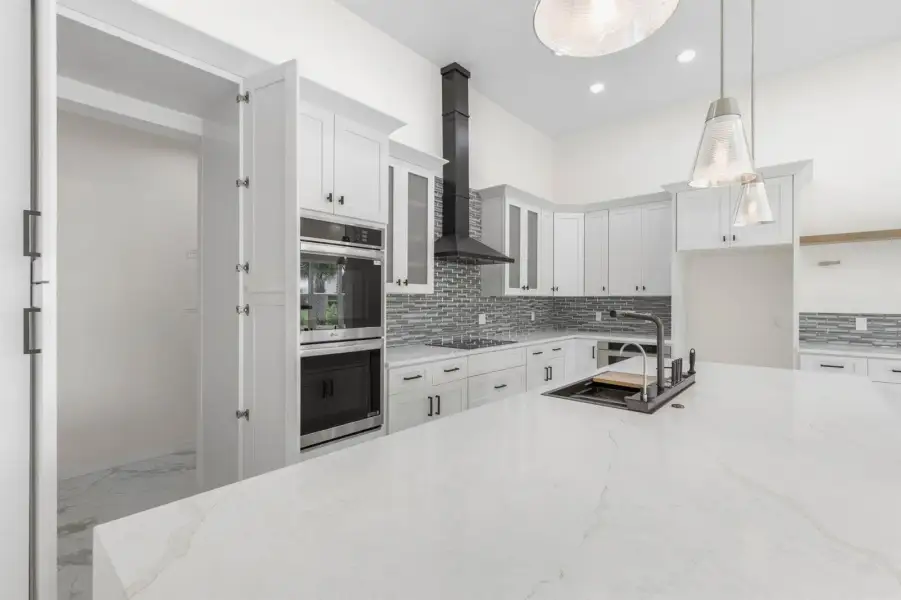 22-web-or-mls-116 Longview Way N-20