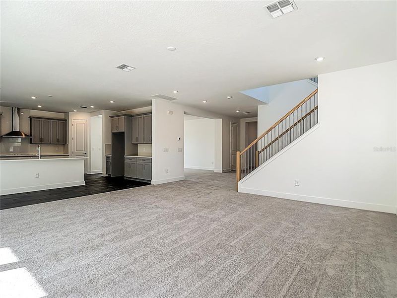Spacious, unfurnished interior of a new home in , Tampa (Image 38).