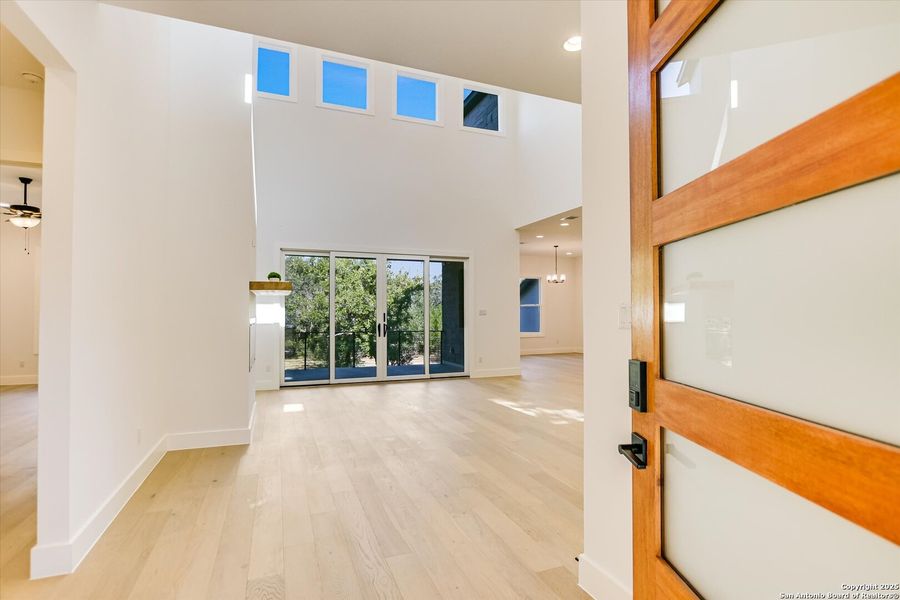 Spacious, unfurnished interior of a new home in , Horseshoe Bay (Image 29).