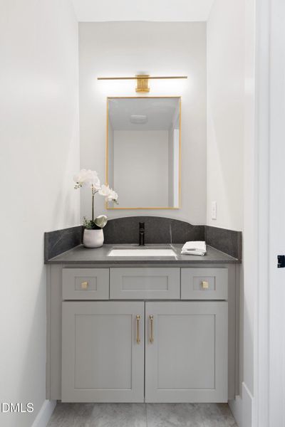 303-E-Geer-125 303-E-Geer-125