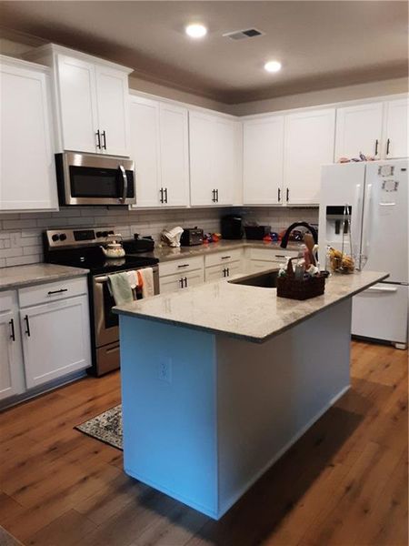 Furnished interior view inside a new home in , Statham (Image 12).