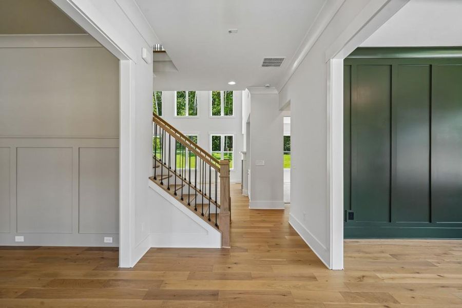 Spacious, unfurnished interior of a new home in Arden on Lanier, Cumming (Image 20).