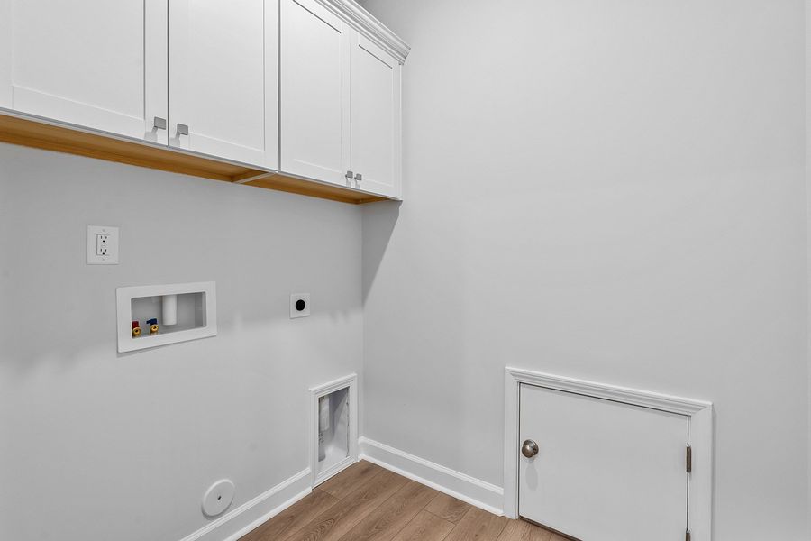 Image 32 of a home in Hanes Lake.