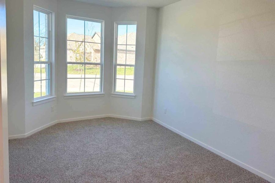 Spacious, unfurnished interior of a new home in Highland Village, Georgetown (Image 5).