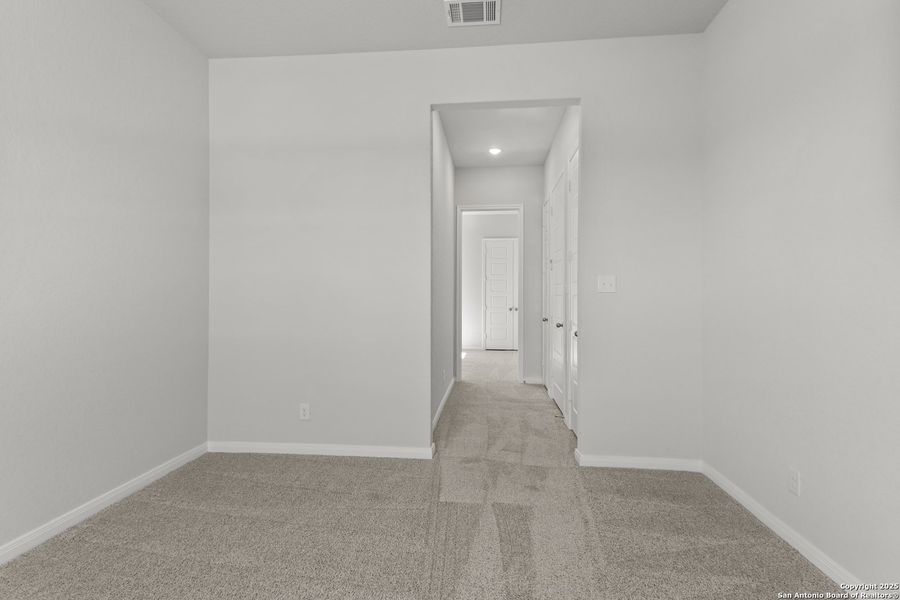 Spacious, unfurnished interior of a new home in Stillwater Ranch 60', San Antonio (Image 24).