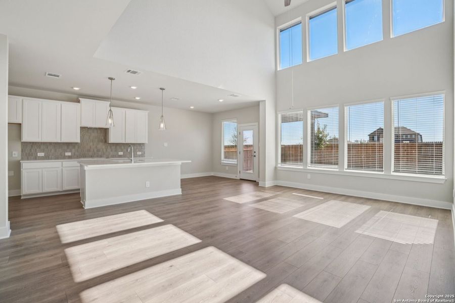 Spacious, unfurnished interior of a new home in Carmel Ranch, Schertz (Image 29).
