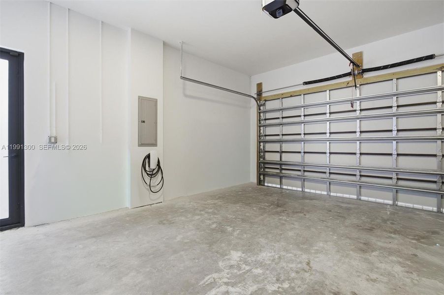 Spacious, unfurnished interior of a new home in , Miami (Image 21).