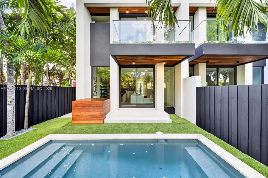 Exterior details and patio area of a home in , Miami (Image 22).