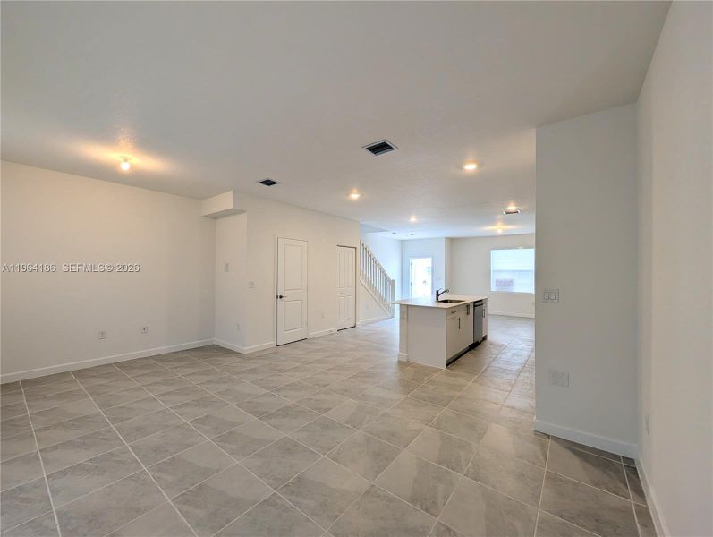 Spacious, unfurnished interior of a new home in , Florida City (Image 28).