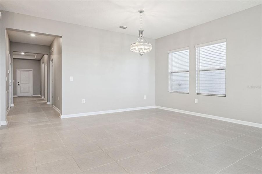 Spacious, unfurnished interior of a new home in Wellness Ridge, Clermont (Image 20).