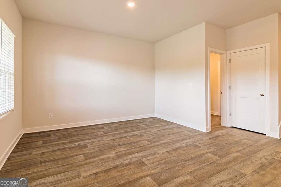 Spacious, unfurnished interior of a new home in Fern Dale, Fairburn (Image 12).