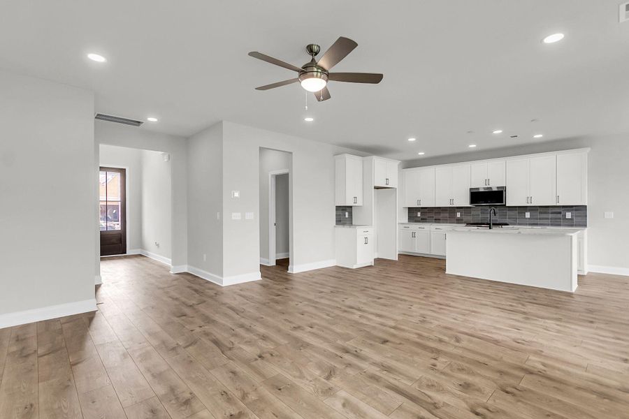 Spacious, unfurnished interior of a new home in Wildcat Chase, Summerville (Image 28).